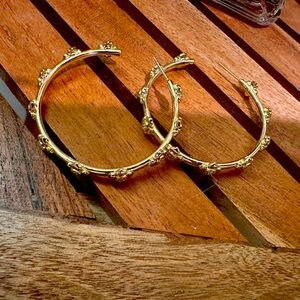 Kendra Scott detailed earing hoops